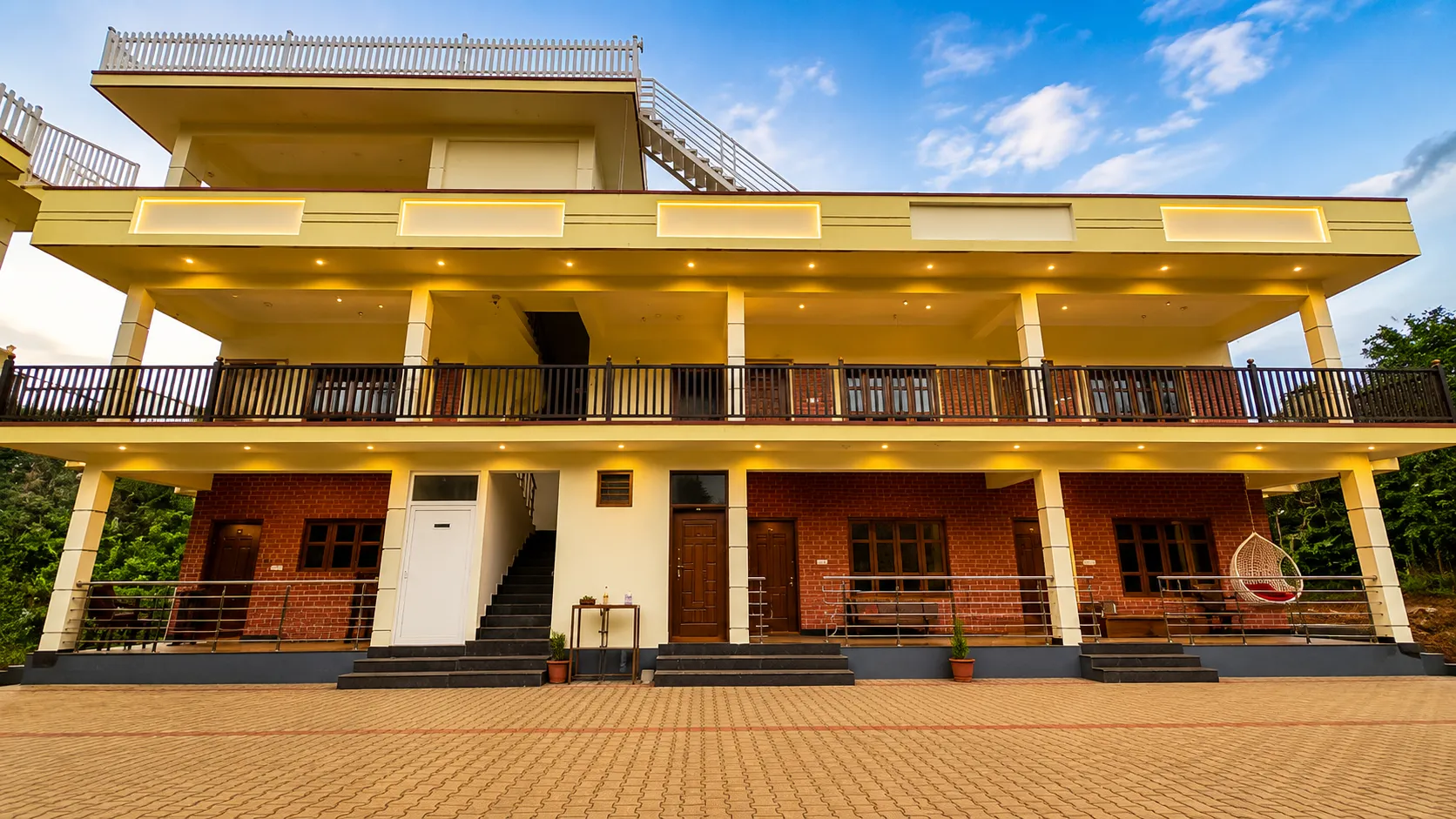 RG Homestay Exterior 2