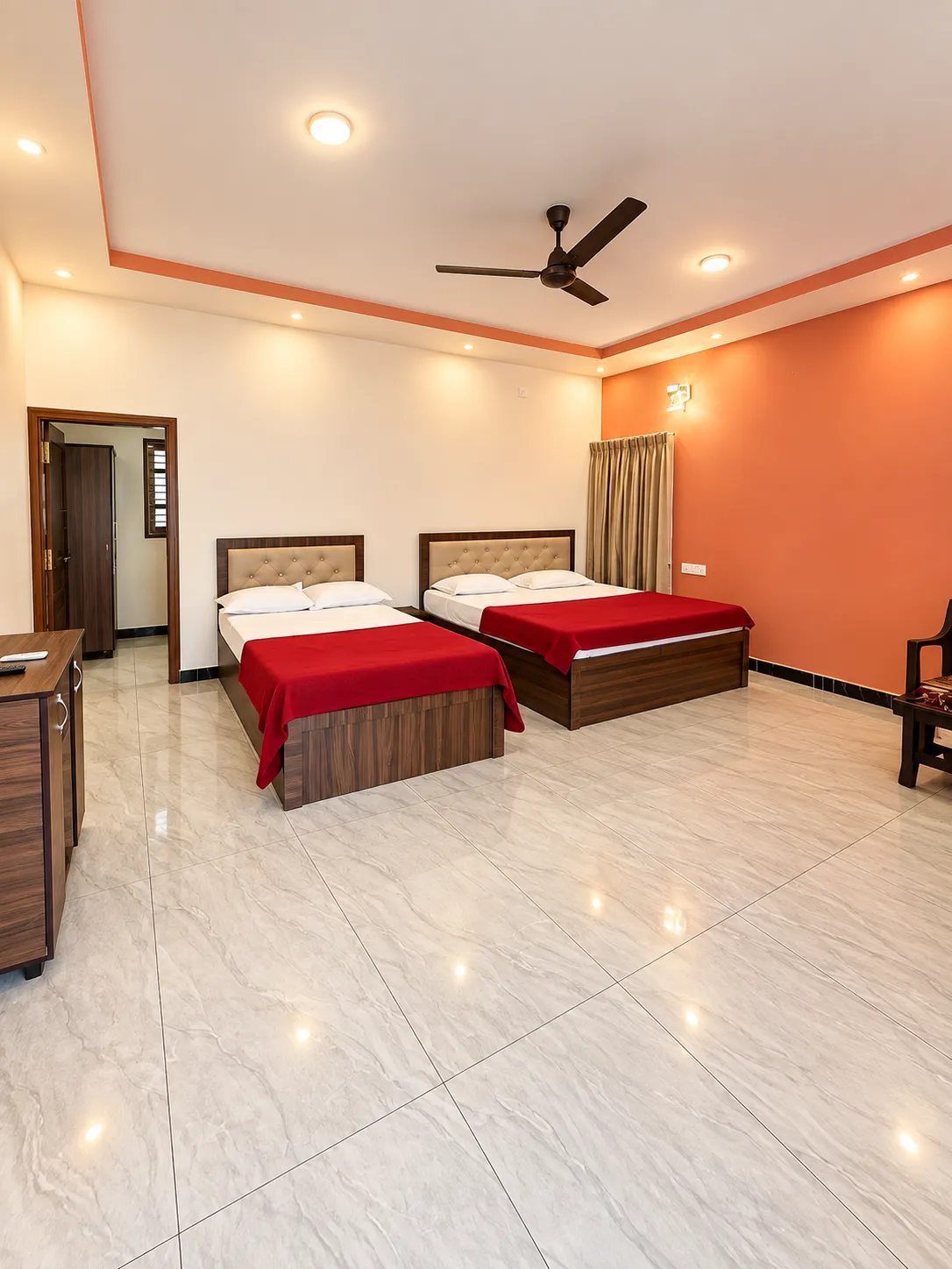 4 occupancy room
